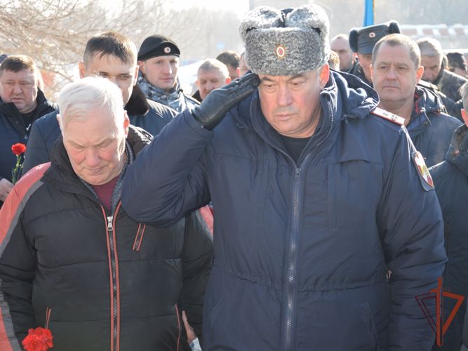 Росгвардейцы почтили память воинов-десантников 